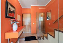 Ferragudo - 2+1 bedroom end townhouse with sea views and private pool