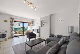 Ferragudo - 2+1 bedroom end townhouse with sea views and private pool