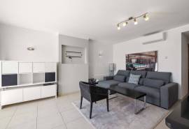 Ferragudo - 2+1 bedroom end townhouse with sea views and private pool