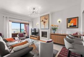 Ferragudo - 2+1 bedroom end townhouse with sea views and private pool