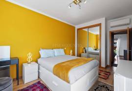 Ferragudo - 2+1 bedroom end townhouse with sea views and private pool