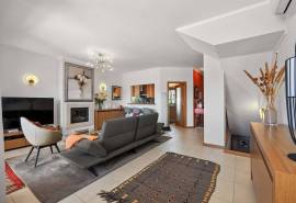 Ferragudo - 2+1 bedroom end townhouse with sea views and private pool