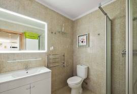 Ferragudo - 2+1 bedroom end townhouse with sea views and private pool