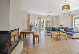 Carvoeiro - Charming 3-Bedroom Villa with Heated Pool Near Carvoeiro