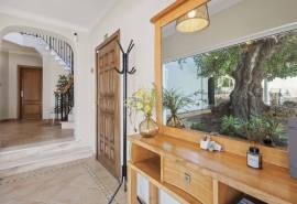 Carvoeiro - Charming 3-Bedroom Villa with Heated Pool Near Carvoeiro