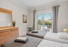 Carvoeiro - Charming 3-Bedroom Villa with Heated Pool Near Carvoeiro