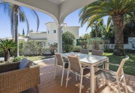 Carvoeiro - Charming 3-Bedroom Villa with Heated Pool Near Carvoeiro