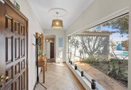 Carvoeiro - Charming 3-Bedroom Villa with Heated Pool Near Carvoeiro
