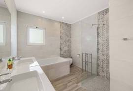 Carvoeiro - 4-bedroom villa just a stroll from the heart of Carvoeiro