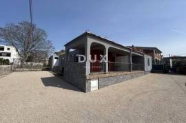 ŠIBENIK, VODICE – 3 Schlafzimmer + Möglichkeit für 6, Grundstück 920 m²