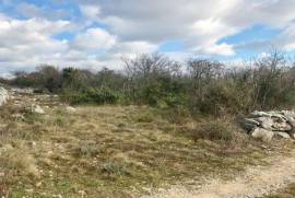 AGRICULTURAL LAND IN A QUIET LOCATION!