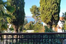 APARTMENT IN AN ATTRACTIVE LOCATION, 60 M FROM THE BEACH!