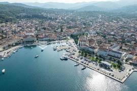 Island of Korčula, commercia-residential stone house adapted for restoran business