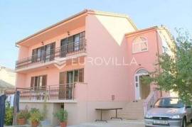Senj, house with two apartments and a garden, sea view