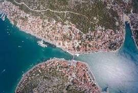 ŠIBENIK, TISNO - Agricultural land in an attractive location, 450 m from the sea