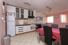 Novi Vinodolski, 54 m² two-bedroom apartment with beautiful view and 30 m² attic