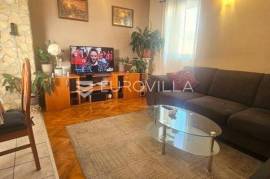 Kaštel Stari, three-bedroom apartment 73 m² with sea view, parking space and storage