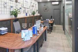 Zagreb, Svetice, street-facing commercial space 65 m² with a garage space 16 m²