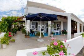 Hvar, Sućuraj, house with four residential units in the first row to the sea