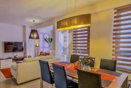 Novigrad, apartment 90 m2, 1st row to the sea!