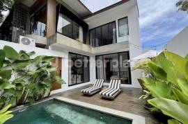 Modern Two Bedroom Villa + An Office in Babakan, A Great Investment Opportunity