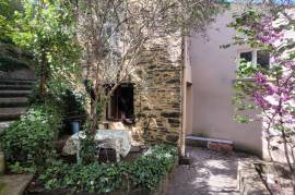 A Large Stone Village House With 95 M2 Of Living Space On A 320 M2 Plot, Featuring Several Terraces And A Terraced Garden To Be Landscaped. A Large Stone Village House With 95 M2 Of Living Space On A 320 M2 Plot, Featuring Several Terraces And A Terraced Garden To Be Landscaped.