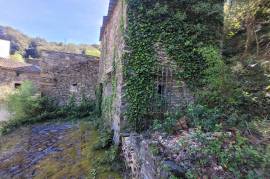 A Large Stone Village House With 95 M2 Of Living Space On A 320 M2 Plot, Featuring Several Terraces And A Terraced Garden To Be Landscaped. A Large Stone Village House With 95 M2 Of Living Space On A 320 M2 Plot, Featuring Several Terraces And A Terraced Garden To Be Landscaped.