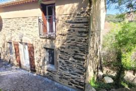 A Large Stone Village House With 95 M2 Of Living Space On A 320 M2 Plot, Featuring Several Terraces And A Terraced Garden To Be Landscaped. A Large Stone Village House With 95 M2 Of Living Space On A 320 M2 Plot, Featuring Several Terraces And A Terraced Garden To Be Landscaped.