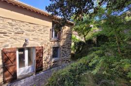 A Large Stone Village House With 95 M2 Of Living Space On A 320 M2 Plot, Featuring Several Terraces And A Terraced Garden To Be Landscaped. A Large Stone Village House With 95 M2 Of Living Space On A 320 M2 Plot, Featuring Several Terraces And A Terraced Garden To Be Landscaped.