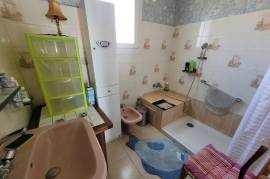 Charming Villa In Need Of Modernisation, Offering 100 M2 Of Living Space, A Garage And Set On 1052 M2 Of Land With Unobstructed Views.