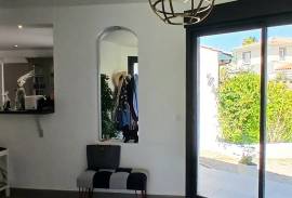 Superb Fully Renovated Contemporary Villa In A Secure Residence With 200 M2 Of Living Space On A 1350 M2 Plot With Petanque Court And Heated Pool.