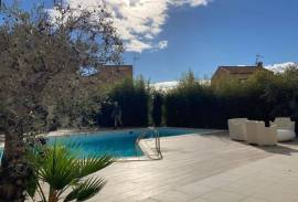Superb Fully Renovated Contemporary Villa In A Secure Residence With 200 M2 Of Living Space On A 1350 M2 Plot With Petanque Court And Heated Pool.