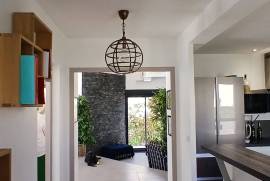 Superb Fully Renovated Contemporary Villa In A Secure Residence With 200 M2 Of Living Space On A 1350 M2 Plot With Petanque Court And Heated Pool.