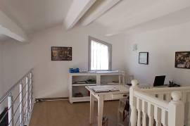 Superb Fully Renovated Contemporary Villa In A Secure Residence With 200 M2 Of Living Space On A 1350 M2 Plot With Petanque Court And Heated Pool.