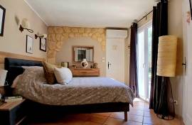 Set In A True Haven Of Peace, Surrounded By Olive Trees, Superb Villa And Independent Guest House On A 4782 M2 Plot With Pool And Views.