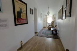 Exceptional 5 Bedroom Family Home for Sale - Nouic 87