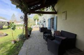 Exceptional 5 Bedroom Family Home for Sale - Nouic 87
