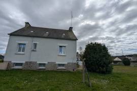 Detached House with Landscaped Garden