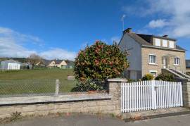 Detached House with Landscaped Garden