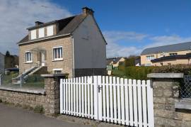 Detached House with Landscaped Garden