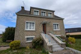 Detached House with Landscaped Garden