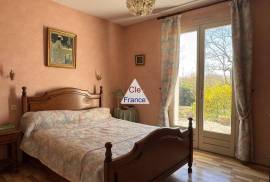 Detached Villa Style House with Landscaped Garden