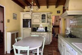 Detached Villa Style House with Landscaped Garden