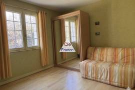 Detached Villa Style House with Landscaped Garden
