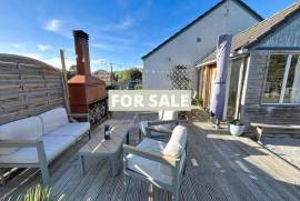Detached House with Garden by the Coast