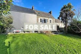 Traditional House with Garden