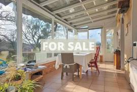 Detached Country House with Landscaped Garden