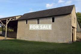 Property with Several Outbuildings to Renovate