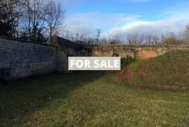 Property with Several Outbuildings to Renovate