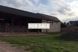 Property with Several Outbuildings to Renovate